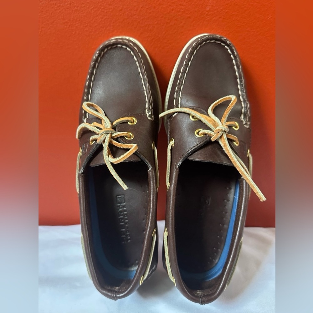 Sperry original 2-eye boat shoes Women US7